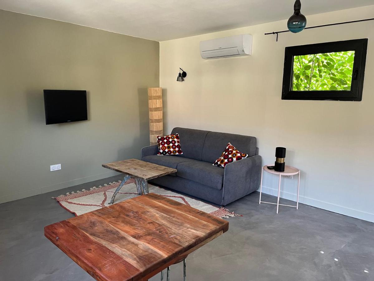 Studio Dans Les Alpilles Appartement Fontvieille Buitenkant foto