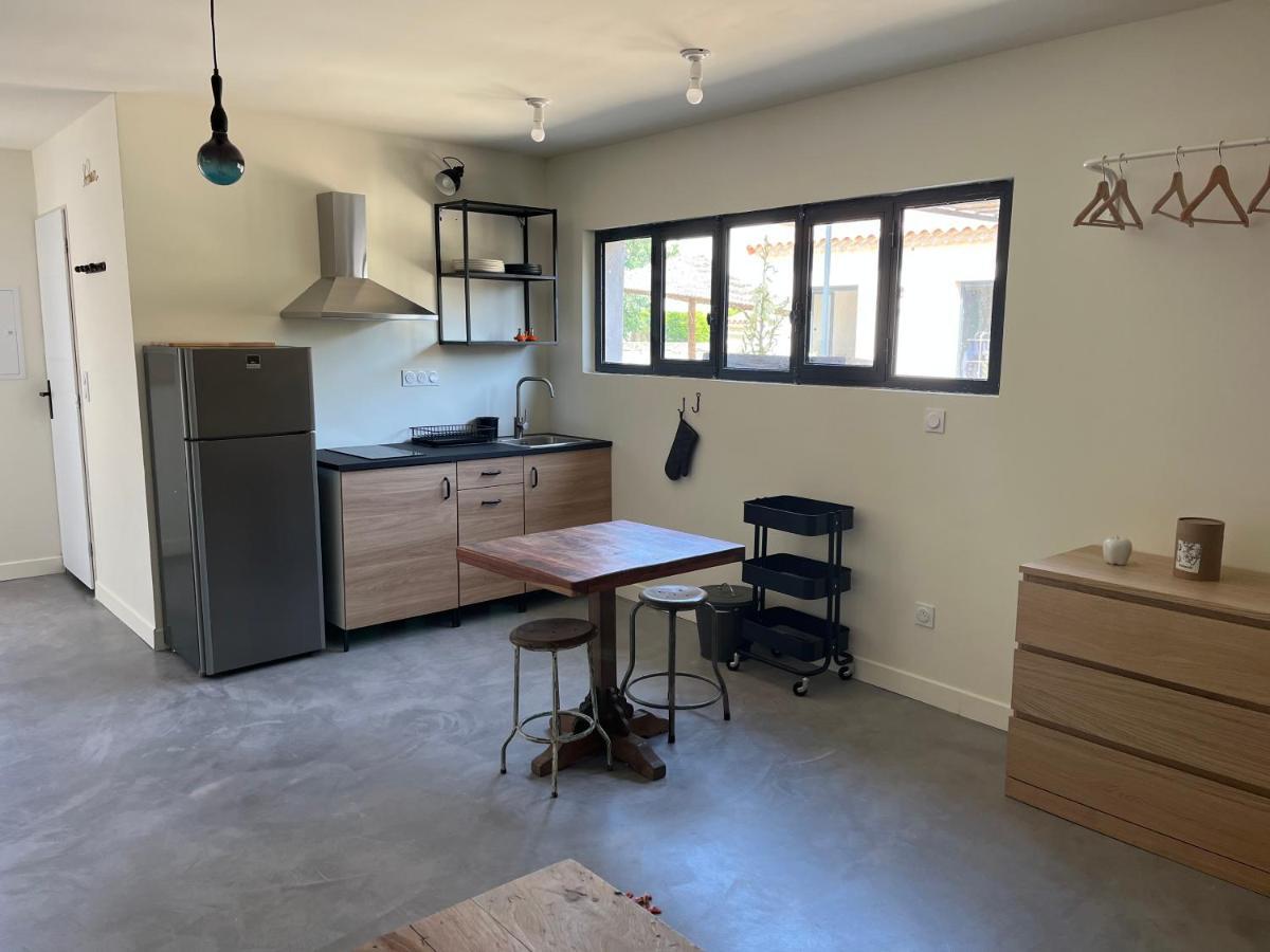 Studio Dans Les Alpilles Appartement Fontvieille Buitenkant foto