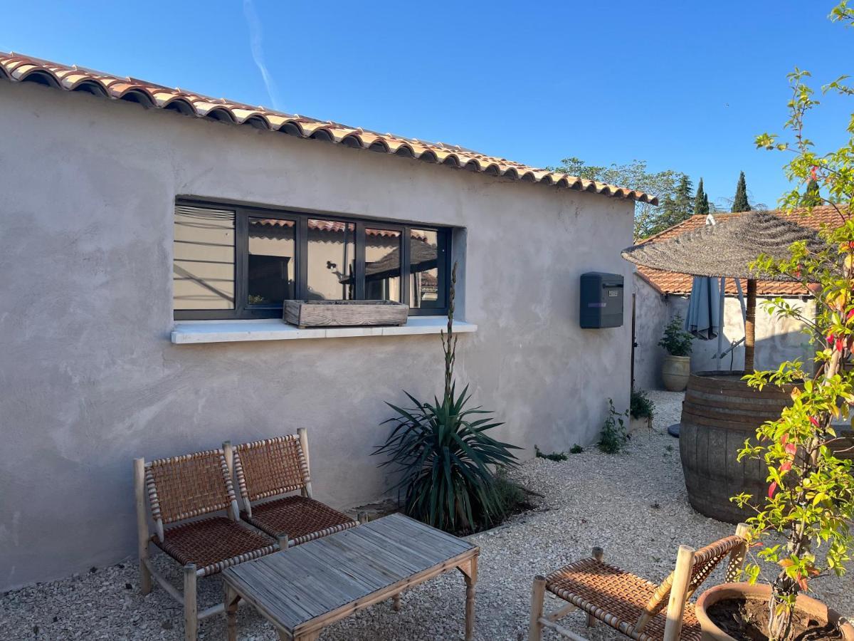 Studio Dans Les Alpilles Appartement Fontvieille Buitenkant foto