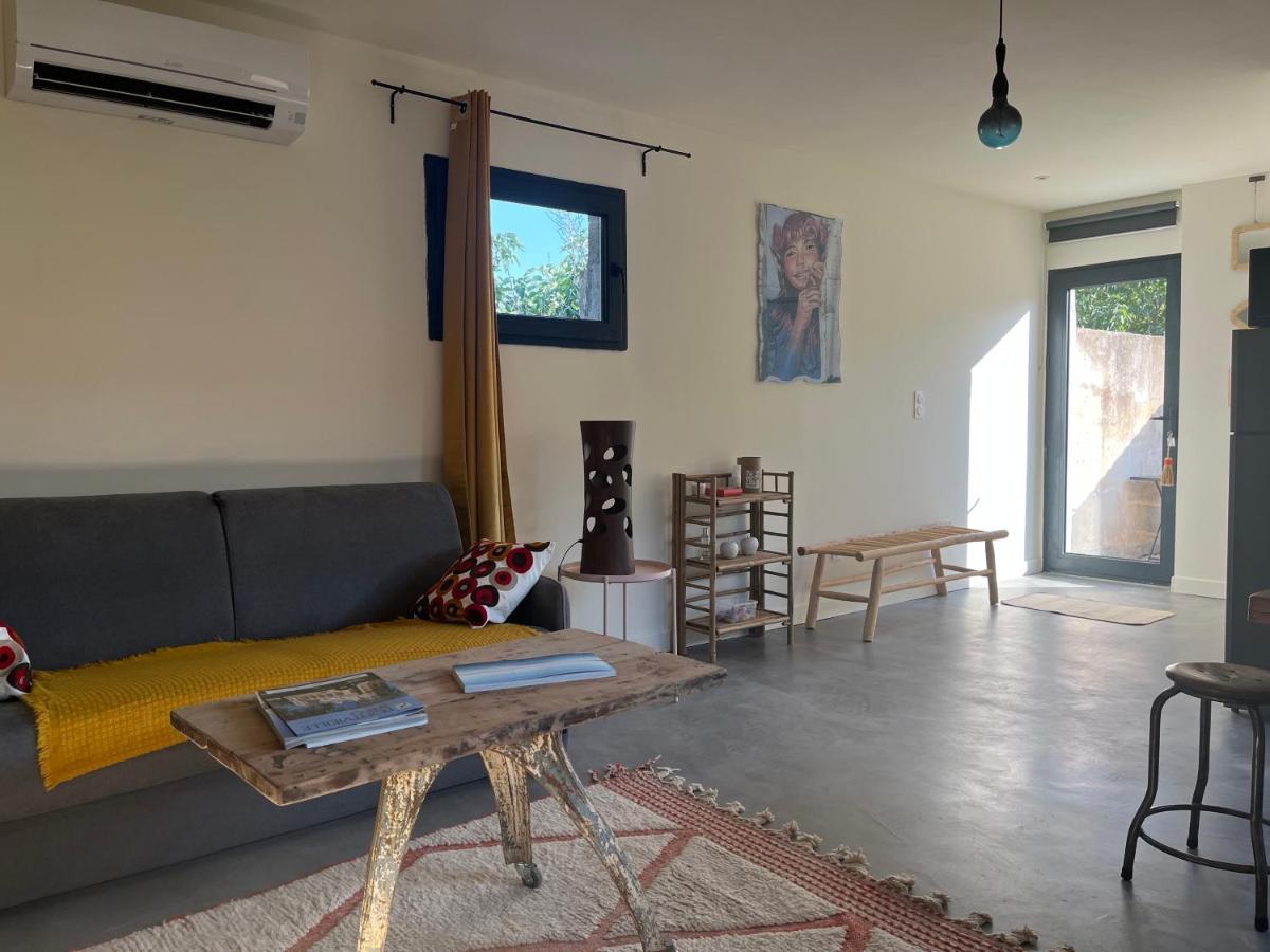 Studio Dans Les Alpilles Appartement Fontvieille Buitenkant foto