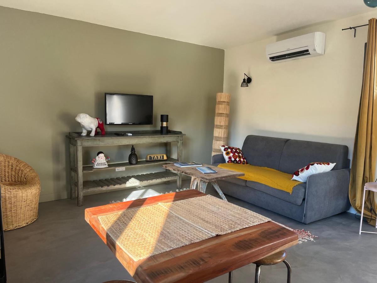 Studio Dans Les Alpilles Appartement Fontvieille Buitenkant foto