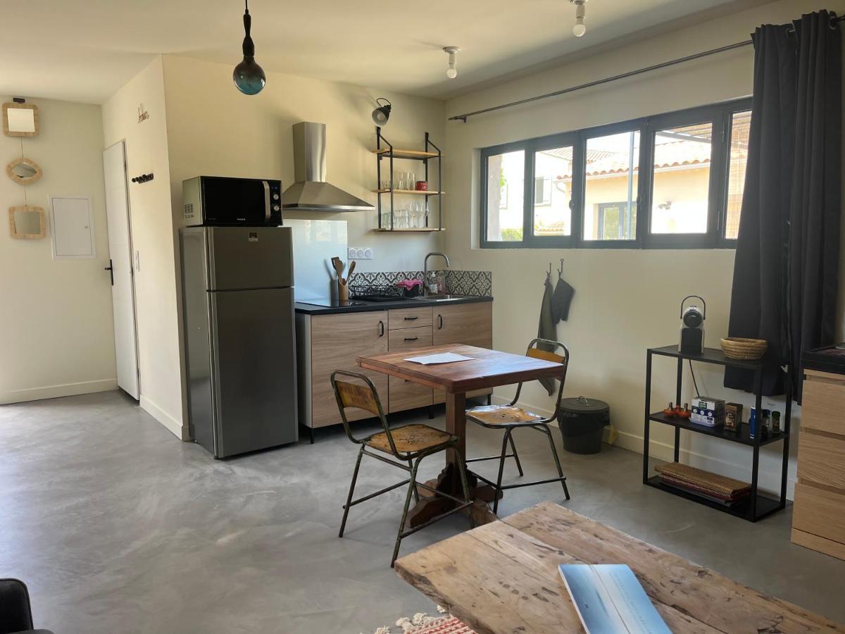 Studio Dans Les Alpilles Appartement Fontvieille Buitenkant foto